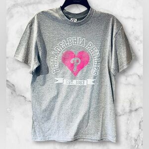 NWOT Philadelphia Phillies Pink Heart Tee Shirt